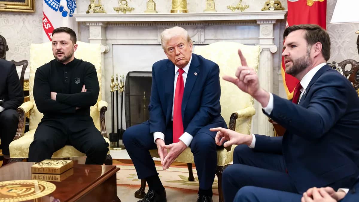 US Vice President J.D. Vance (R) speaks at a meeting between US President Donald Trump (C) and Ukrainian President Volodymyr Zelensky (L) in the Oval Office of the White House, Washington, 28 February 2025. Photo: EPA-EFE/JIM LO SCALZO