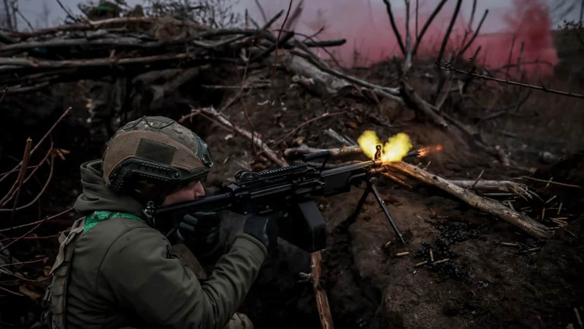 Украинский военнослужащий на учебном полигоне в Донецкой области, Украина, 29 ноября 2024 года. Фото: Oleg Petrasiuk / Ukrainian 24th Mechanised Brigade / AP / Scanpix / LETA