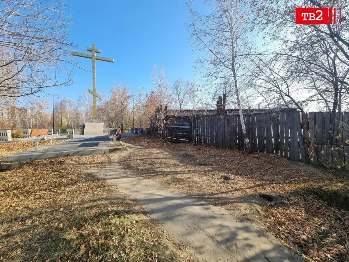 Holes in the ground mark the spot where memorial pillars had once stood on Mount Kashtak. Photo: TV2 / Telegram